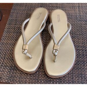 Michael Kors Sandals Slip on between the toe Sz 8 1/2